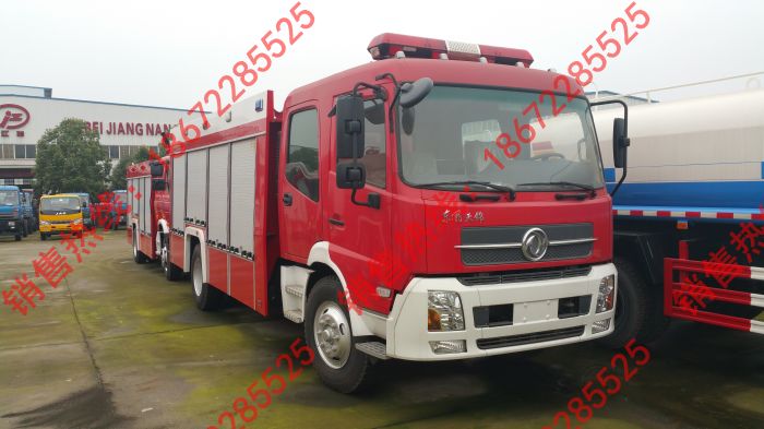 東風(fēng)天錦水罐消防車