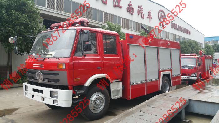 東風老款泡沫消防車