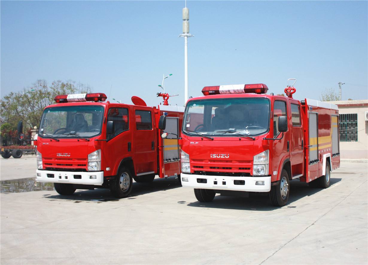 五十鈴700P泡沫消防車