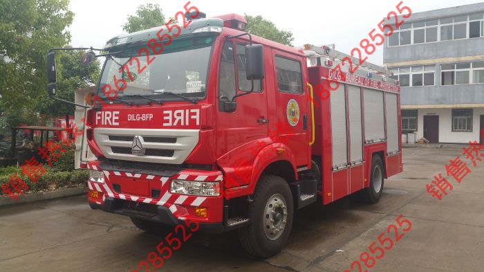 重汽出口版消防車