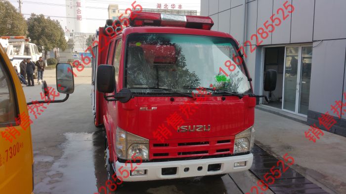 五十鈴100P泡沫消防車